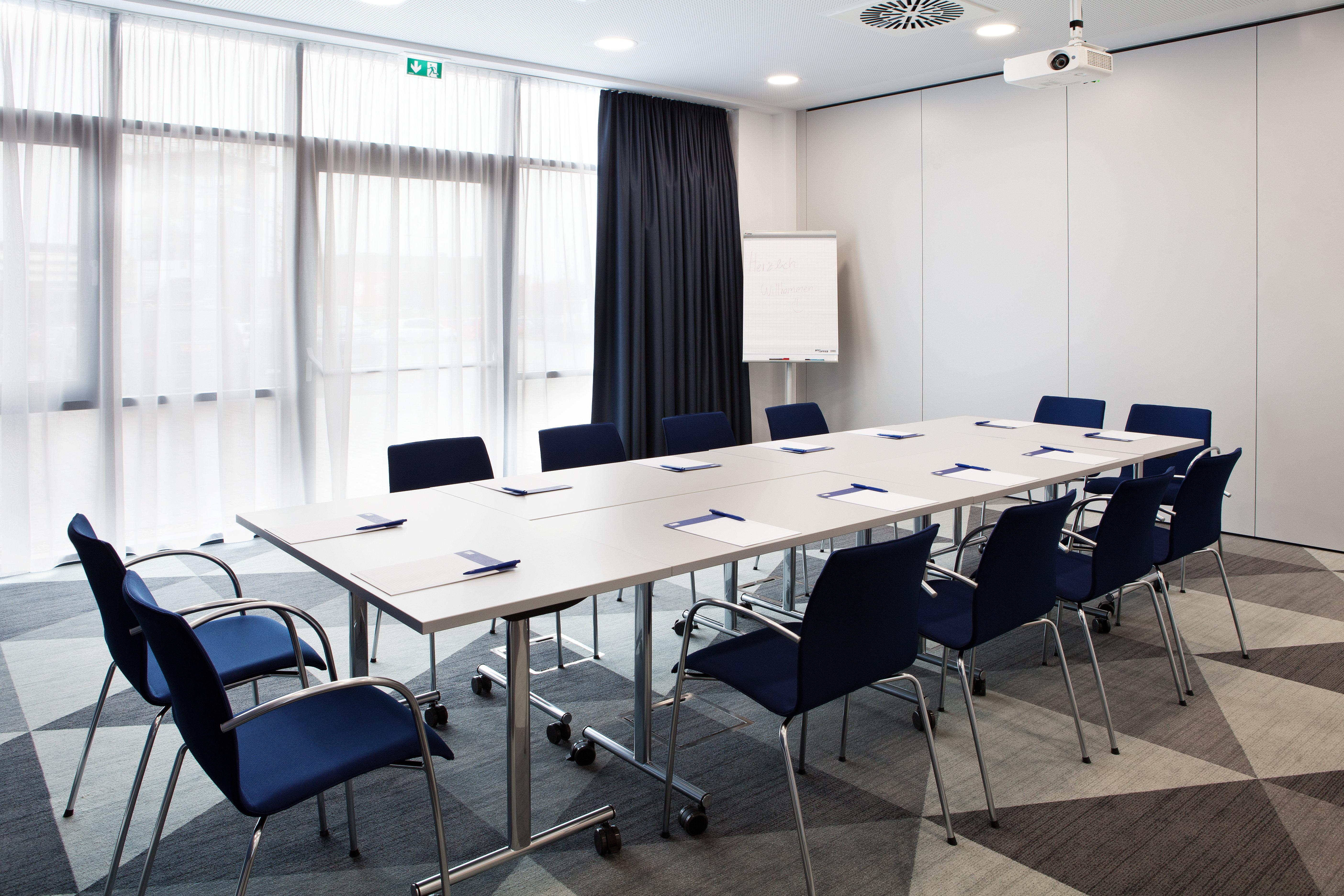 Holiday Inn Express - Sindelfingen By Ihg Экстерьер фото