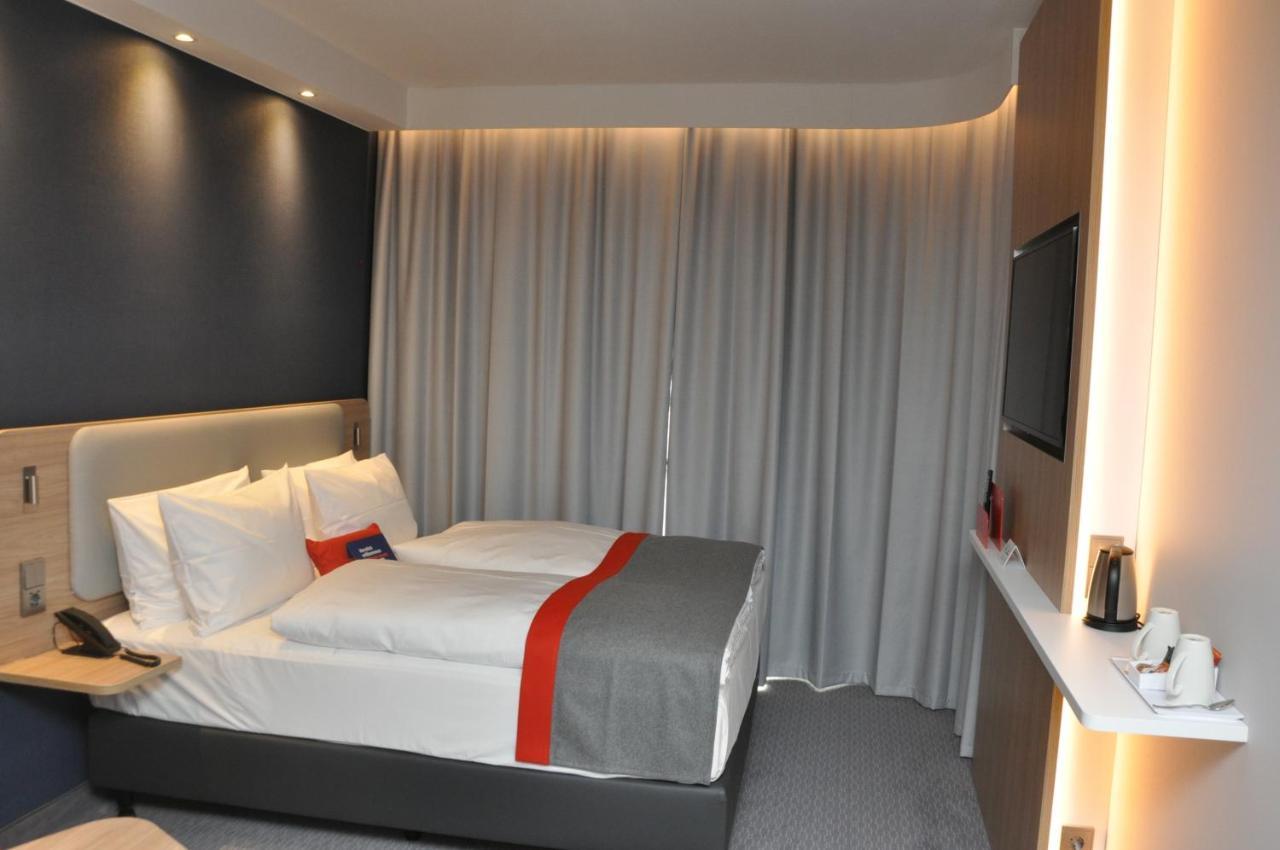 Holiday Inn Express - Sindelfingen By Ihg Экстерьер фото