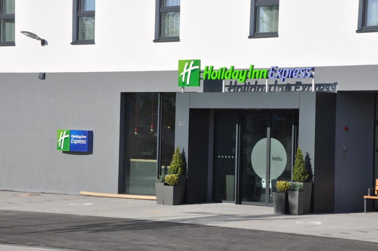 Holiday Inn Express - Sindelfingen By Ihg Экстерьер фото