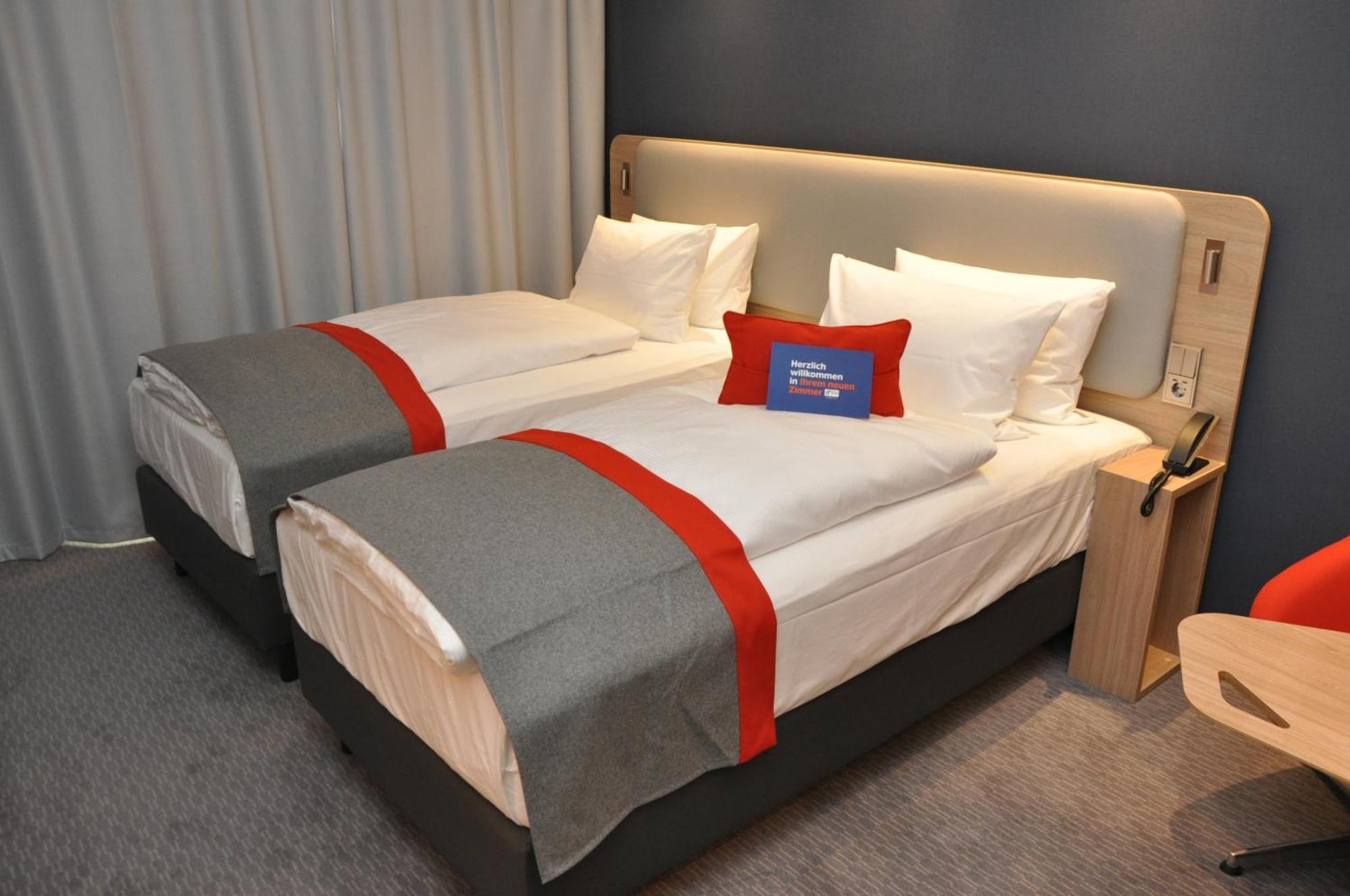 Holiday Inn Express - Sindelfingen By Ihg Экстерьер фото