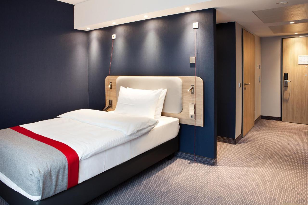 Holiday Inn Express - Sindelfingen By Ihg Экстерьер фото